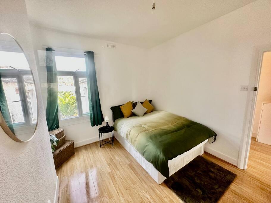 Cosy Two Bedroom Apartment,Se13 London Ngoại thất bức ảnh